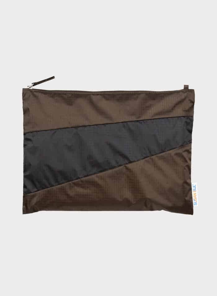 The New Pouch Large Mud & Black